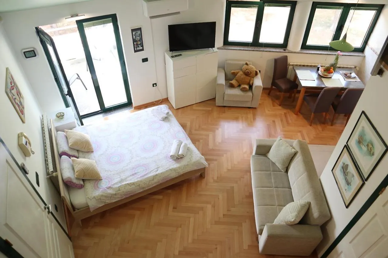 Apartment Emma Pula