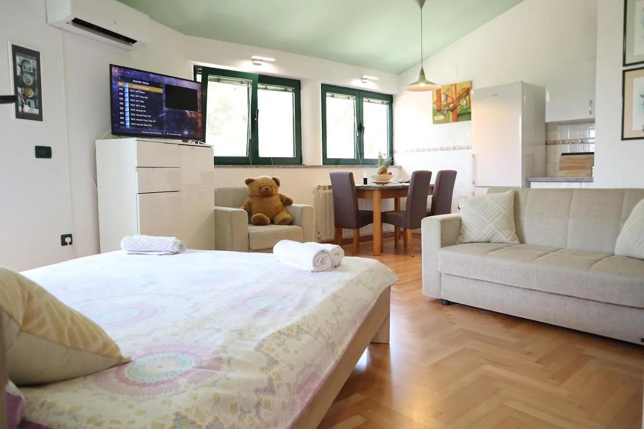 Apartment Emma Pula Kroatien